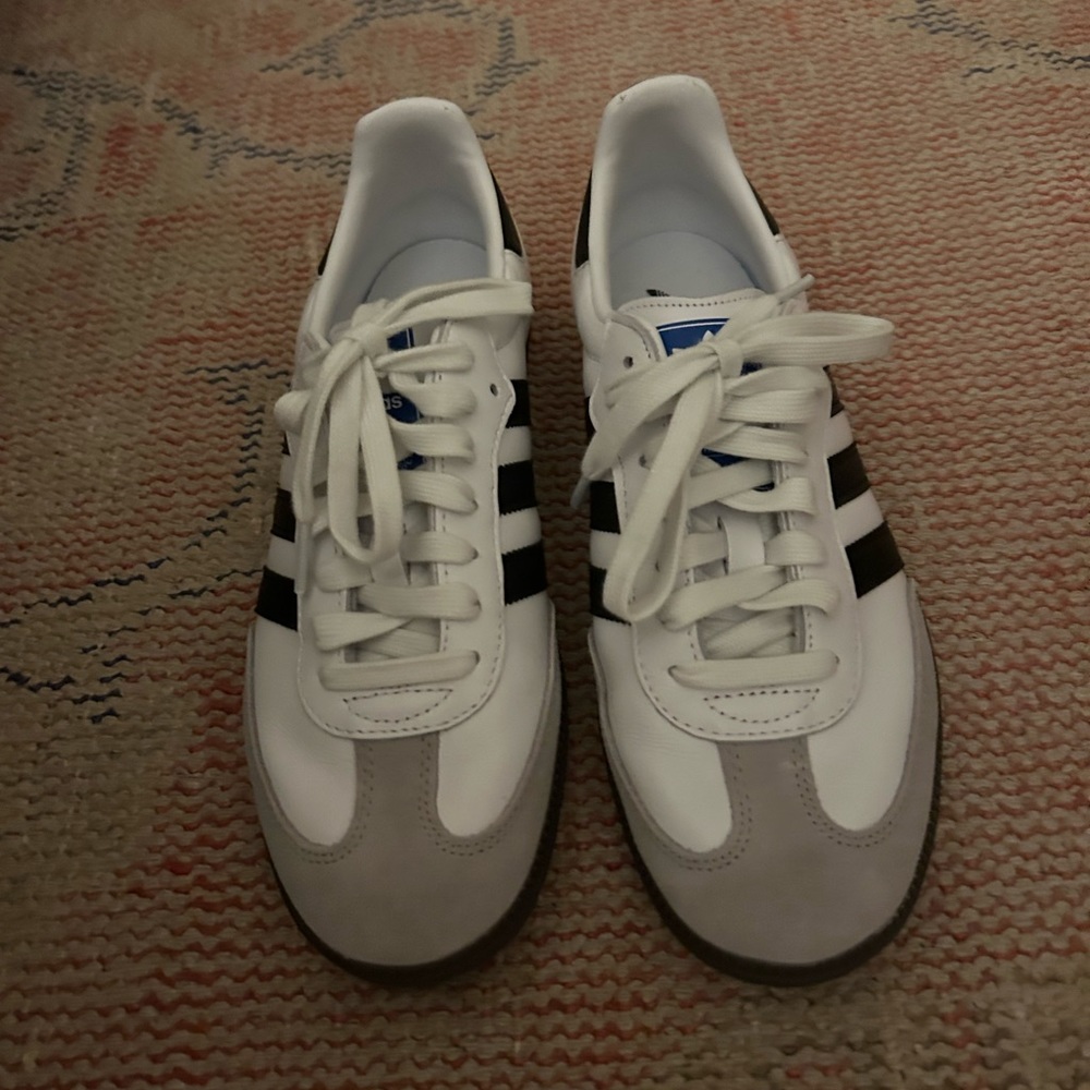 Adidas sambas - NWOT men size 7.5 women’s 8.5